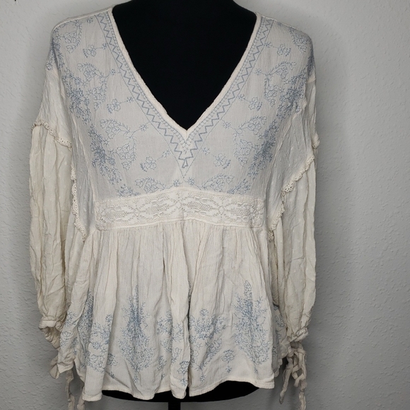 American Eagle Floral Embroidered Dolman Sleeves Babydoll Top Size L Fairy Lacey - Picture 3 of 16